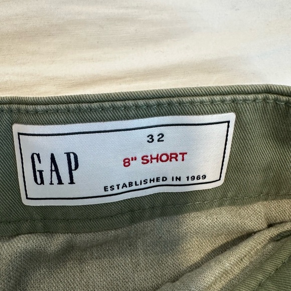 NWOT GAP Womens Dusty Green Sz: 32 - 8” Chino Stretch Shorts. Slash Pockets. - Picture 6 of 12